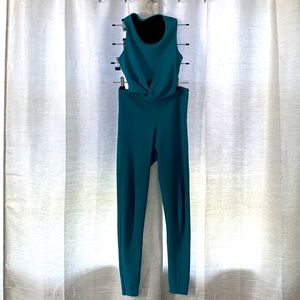 Onzie Teal Yoga outfit